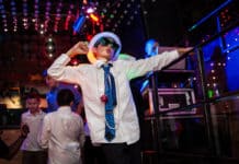 Top 8 des chansons qui passent toujours à une bar-mitzva